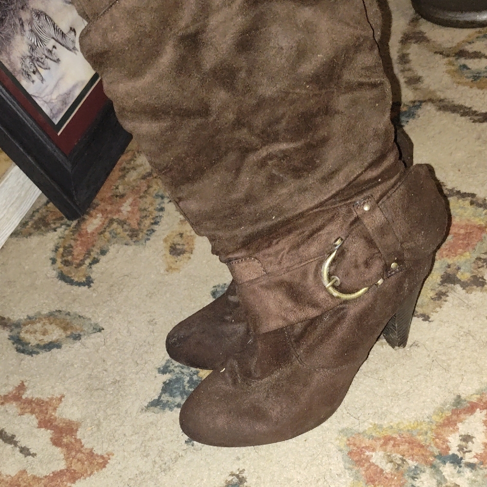 Soho Chocolate Heeled Boots with Brass Accent